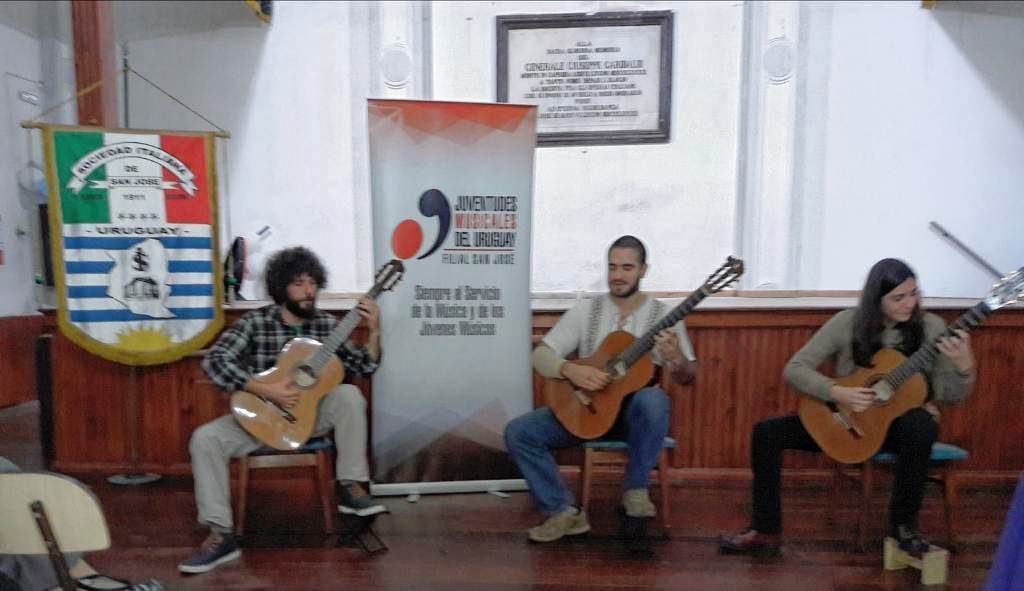 Trío de guitarras El Gentil en Sociedad Italiana de San José 23 -06-19 - copia