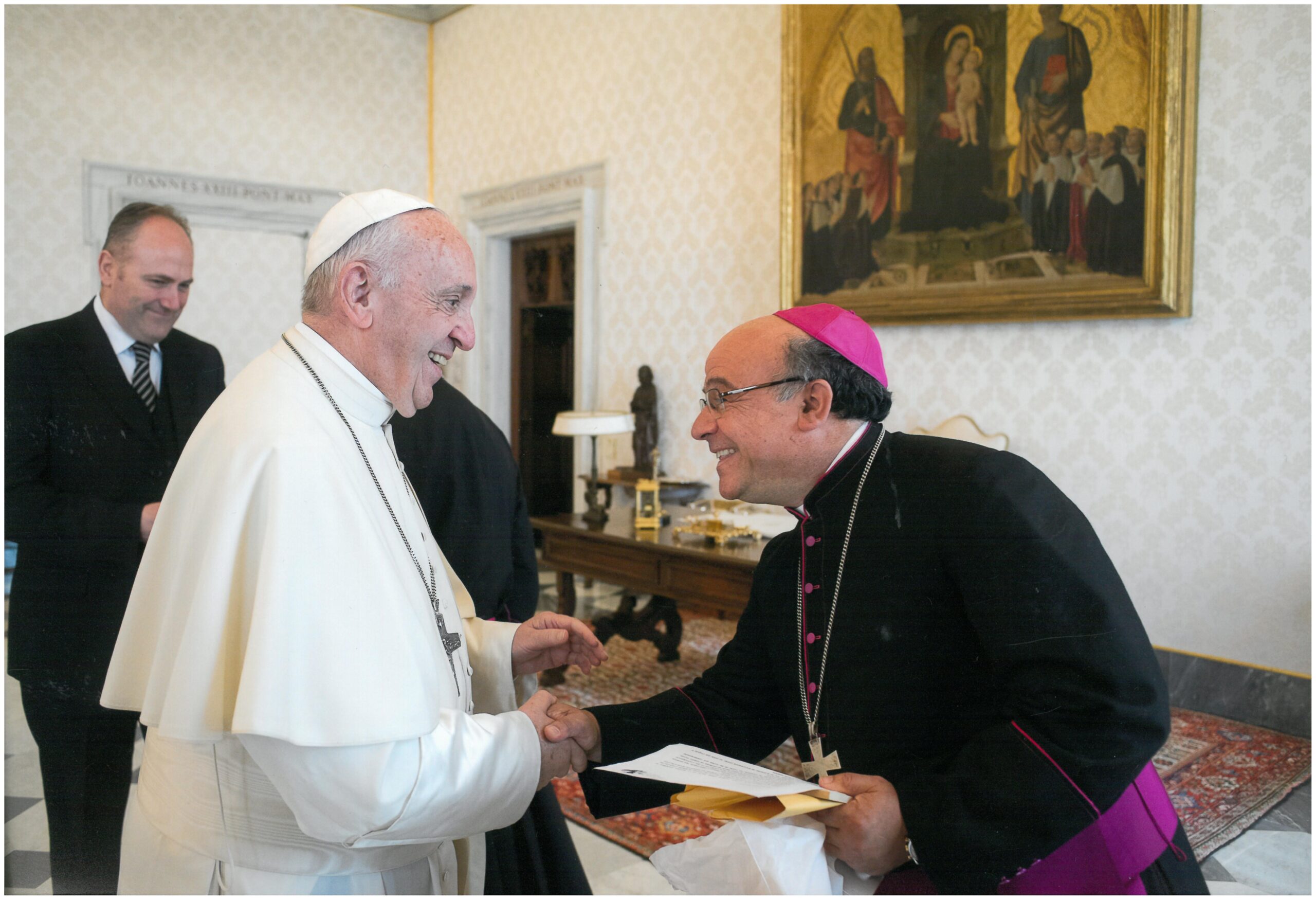 Papa Francisco y Monseñor Arturo Fajardo (Servicio Fotográfico del Vaticano de Visita ad Limina, nov. 2017)
