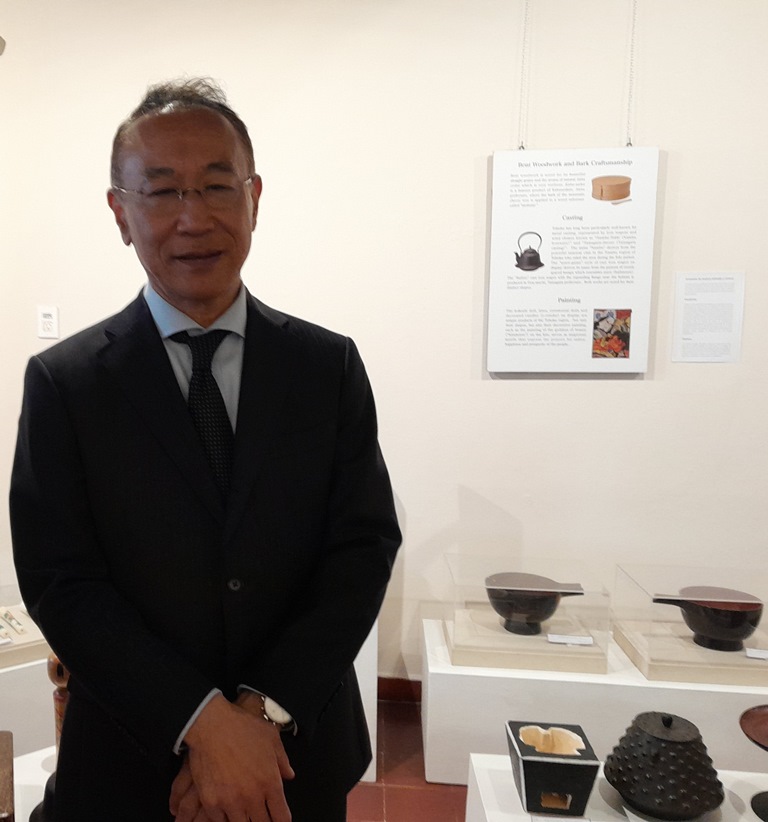 Consejero de la Embajada de Japón, Sr. Shotoku Habukawa en la apertura de la exposición
