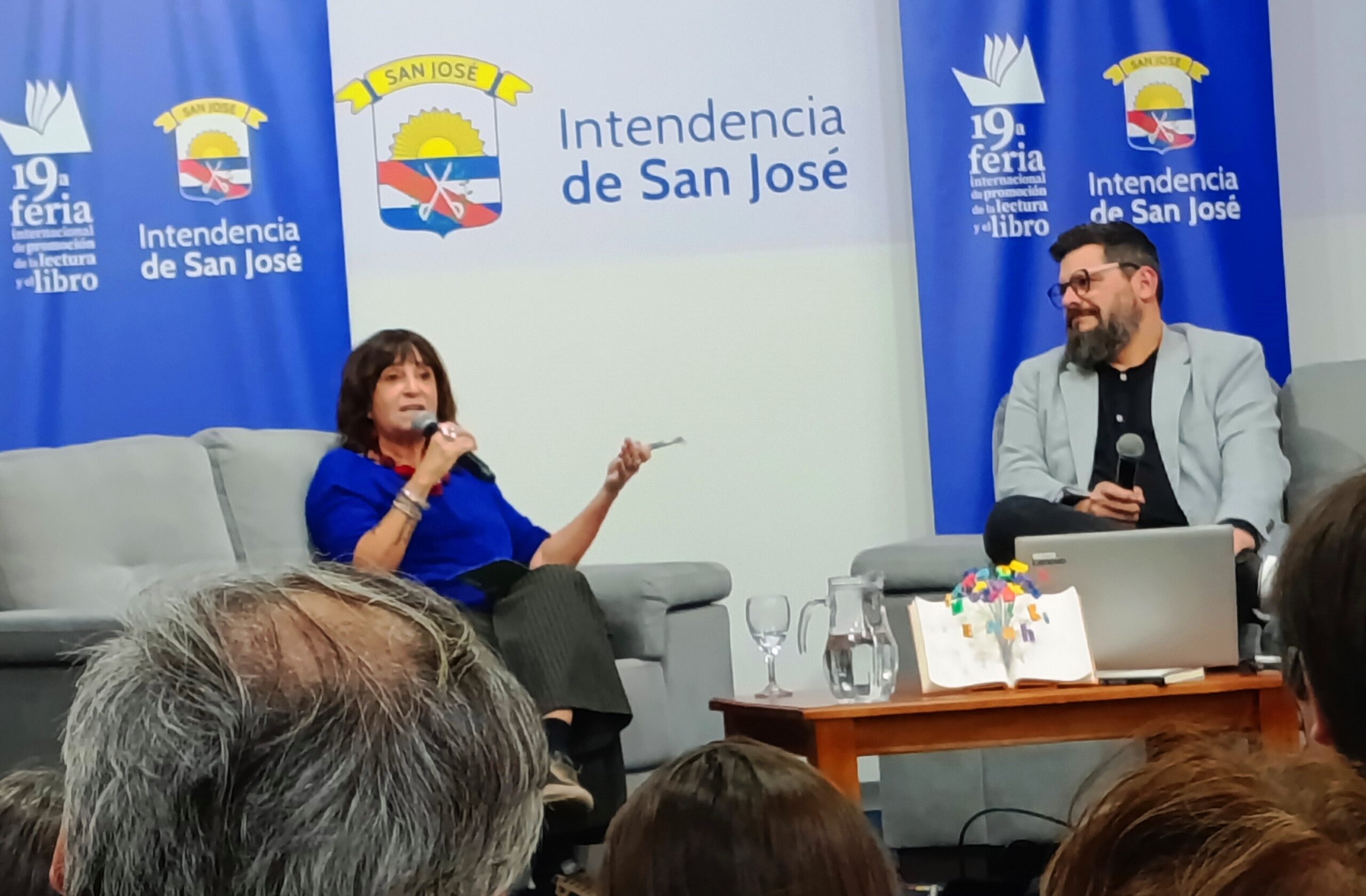 La escritora y periodista Rosa Montero, y Julián Ubiría, director editorial de Penguin Random House, en la presentación de La escritora y periodista Rosa Montero, y Julián Ubiría, director editorial de Penguin Random House, en la presentación de Un dí - copia